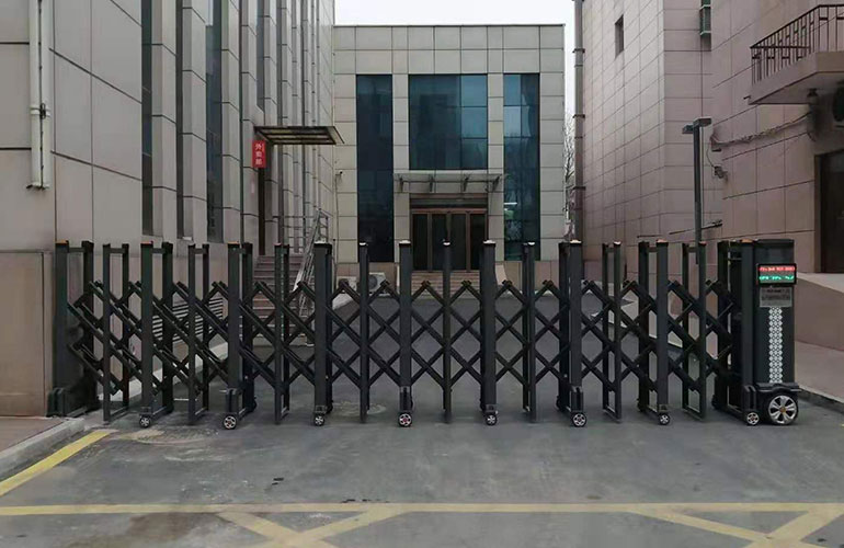 省委内部伸缩门